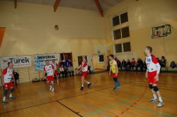 alt=&quot;Zawodnicy podczas gry.&quot;