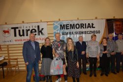 alt=&amp;quot;Wspólne zdjęcie z jedną z drużyn.&amp;quot;