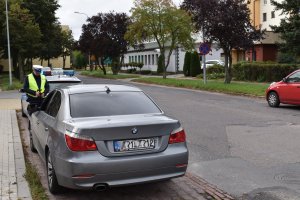 alt=&quot; Zatrzymany do kontroli samochód marki BMW.&quot;